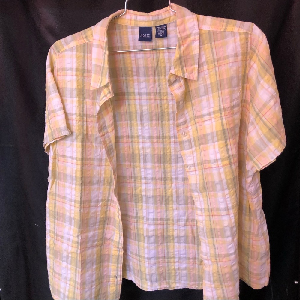 Button down. - Picture 2 of 4